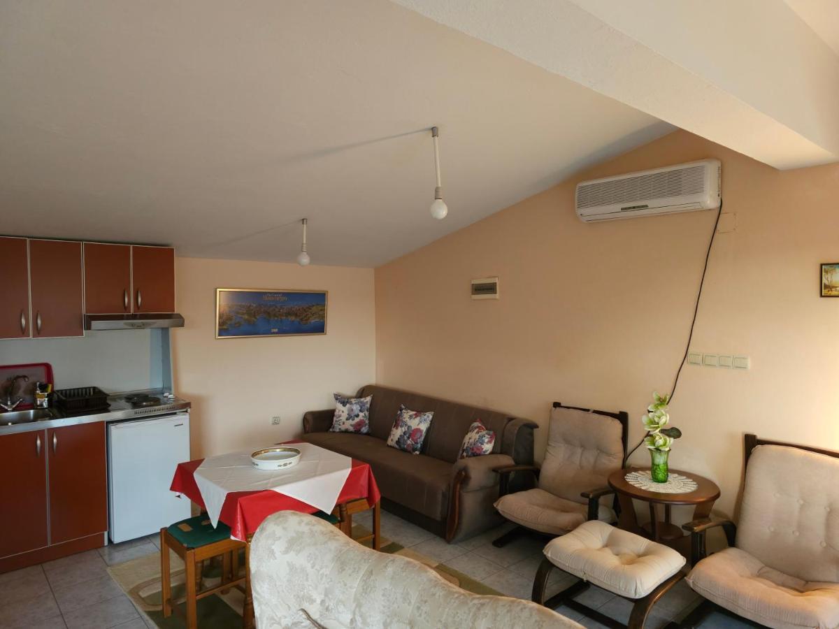 Apartment Odmor Bar Extérieur photo